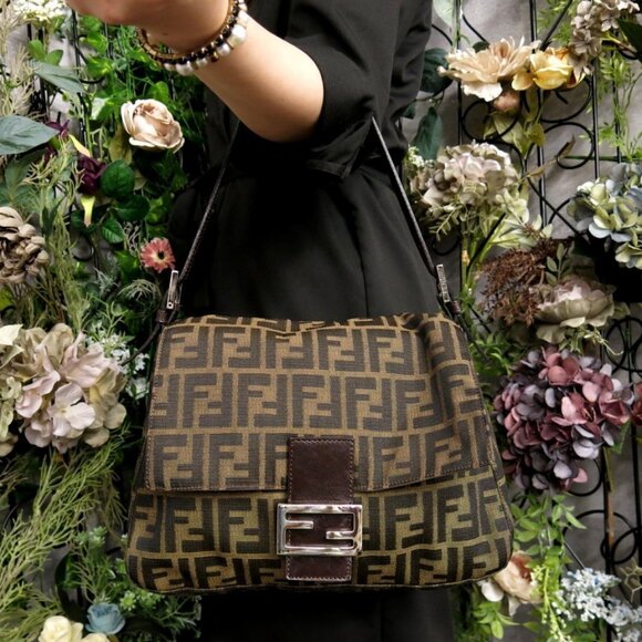 Authentic FENDI Mamma Zucca Bucket Baguette Tan Tobacco Flap Bag Purse Shoulder - Picture 2 of 15